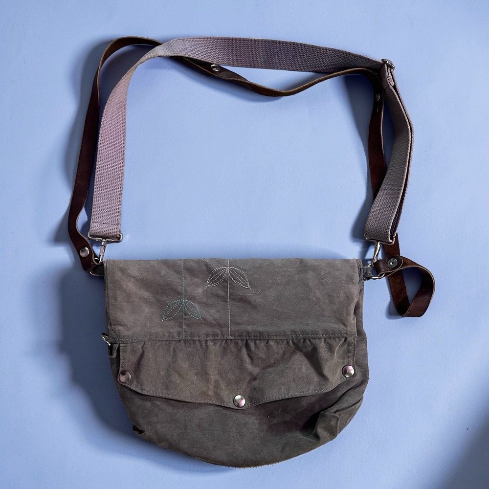 Queen Bee Creations Hand Made Messenger Bag Crossbody Purse Rebecca Pearcy
